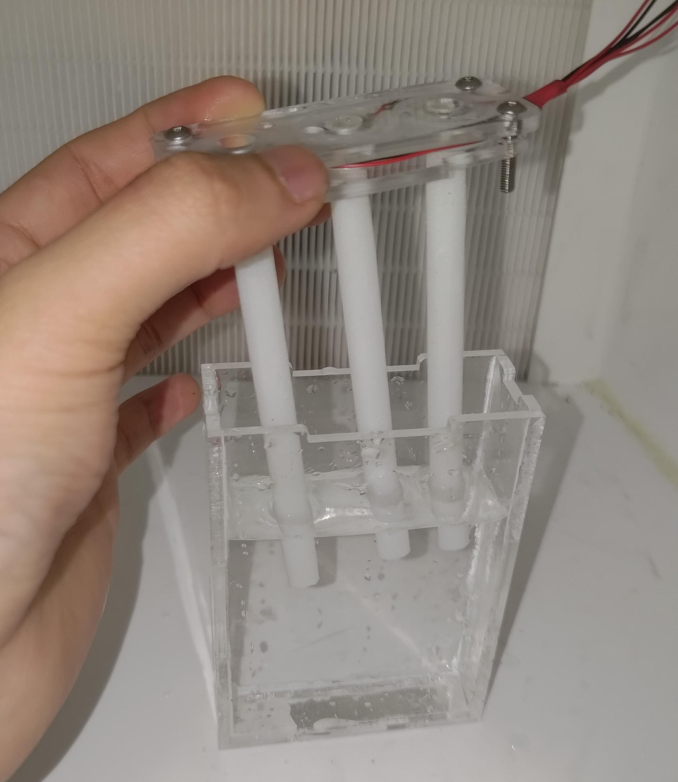 Water tank with ultrasonic modules